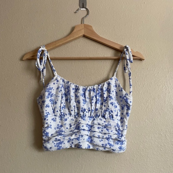 Forever 21 ruched floral crop top - Picture 1 of 4